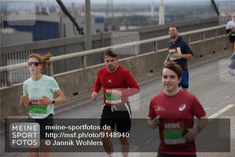 03.10.2025 - Köhlbrandbrückenlauf Jannik Wohlers http://msf.ph/oto/9148940 03.10.2025 15:53:14 Position 1 7804, 8029, 9704 meine-sportfotos.de