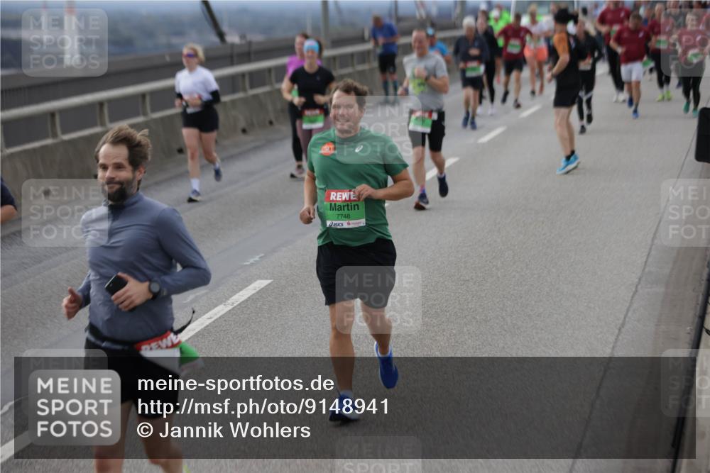 03.10.2025 - Köhlbrandbrückenlauf Jannik Wohlers http://msf.ph/oto/9148941 03.10.2025 15:53:15 Position 1 7748 meine-sportfotos.de