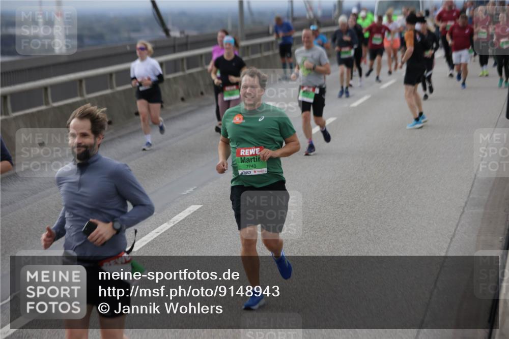 03.10.2025 - Köhlbrandbrückenlauf Jannik Wohlers http://msf.ph/oto/9148943 03.10.2025 15:53:15 Position 1 7748 meine-sportfotos.de