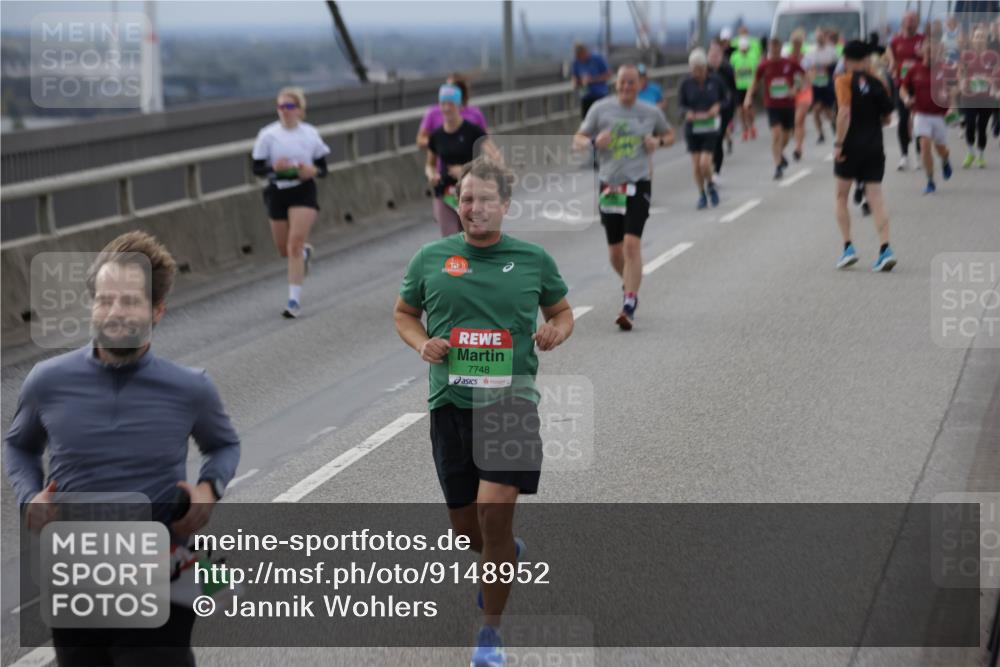 03.10.2025 - Köhlbrandbrückenlauf Jannik Wohlers http://msf.ph/oto/9148952 03.10.2025 15:53:16 Position 1 7748 meine-sportfotos.de