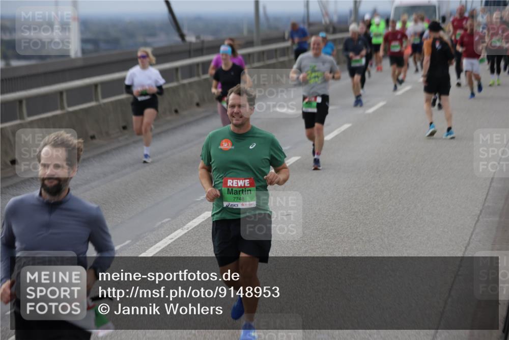 03.10.2025 - Köhlbrandbrückenlauf Jannik Wohlers http://msf.ph/oto/9148953 03.10.2025 15:53:16 Position 1 7748 meine-sportfotos.de