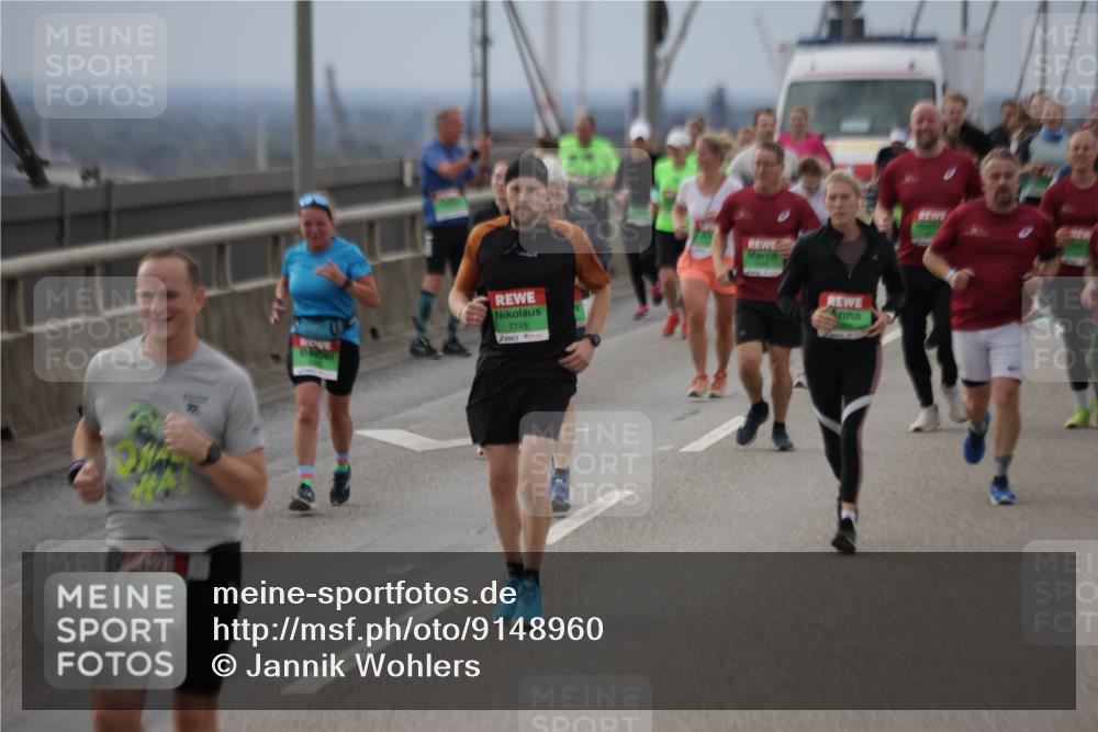 03.10.2025 - Köhlbrandbrückenlauf Jannik Wohlers http://msf.ph/oto/9148960 03.10.2025 15:53:18 Position 1 7044, 10, 7749 meine-sportfotos.de