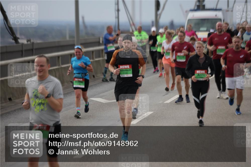 03.10.2025 - Köhlbrandbrückenlauf Jannik Wohlers http://msf.ph/oto/9148962 03.10.2025 15:53:18 Position 1 7749 meine-sportfotos.de