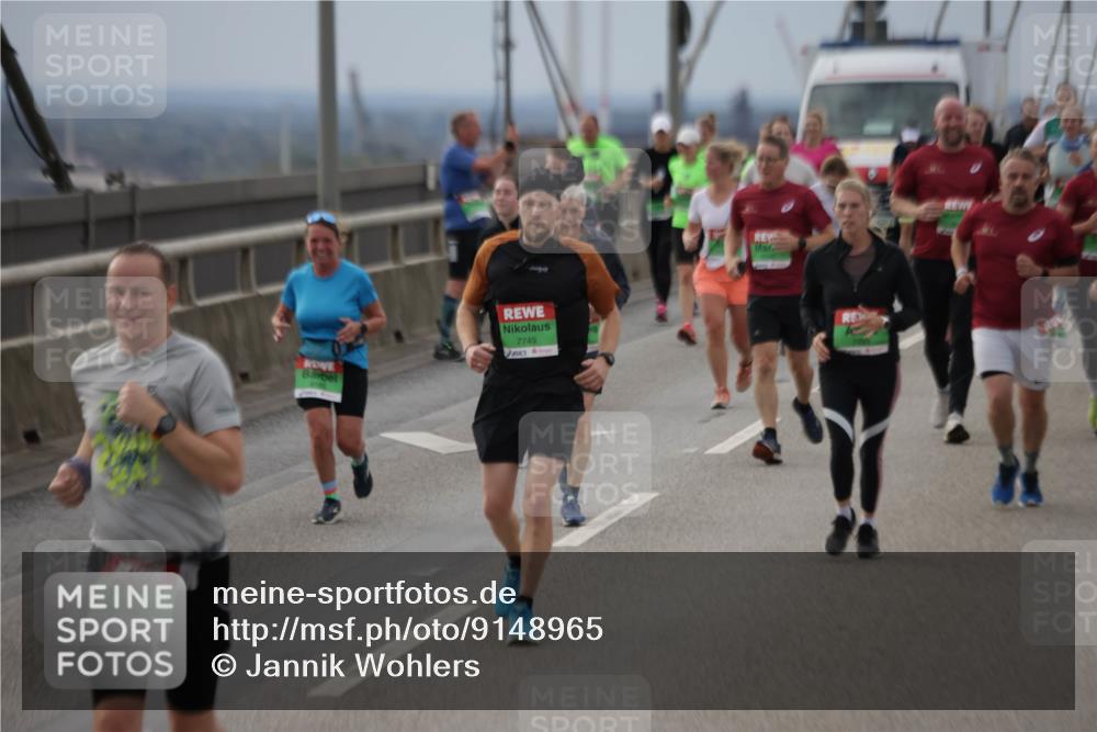 03.10.2025 - Köhlbrandbrückenlauf Jannik Wohlers http://msf.ph/oto/9148965 03.10.2025 15:53:18 Position 1 7749 meine-sportfotos.de