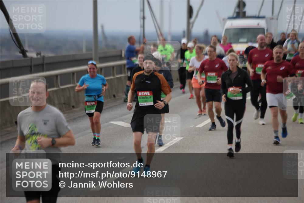 03.10.2025 - Köhlbrandbrückenlauf Jannik Wohlers http://msf.ph/oto/9148967 03.10.2025 15:53:18 Position 1 7749 meine-sportfotos.de