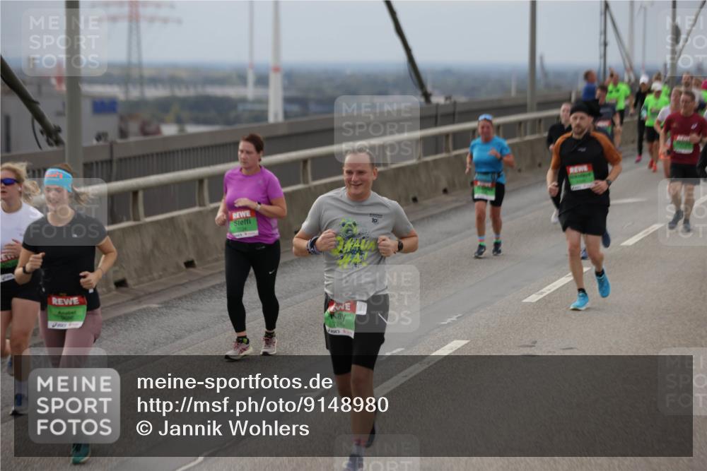 03.10.2025 - Köhlbrandbrückenlauf Jannik Wohlers http://msf.ph/oto/9148980 03.10.2025 15:53:19 Position 1 7243 meine-sportfotos.de