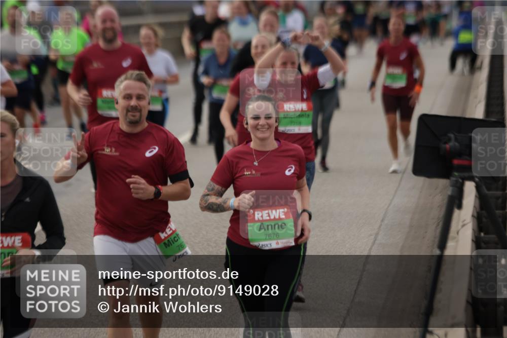 03.10.2025 - Köhlbrandbrückenlauf Jannik Wohlers http://msf.ph/oto/9149028 03.10.2025 15:53:23 Position 1 767, 7676, 7718 meine-sportfotos.de