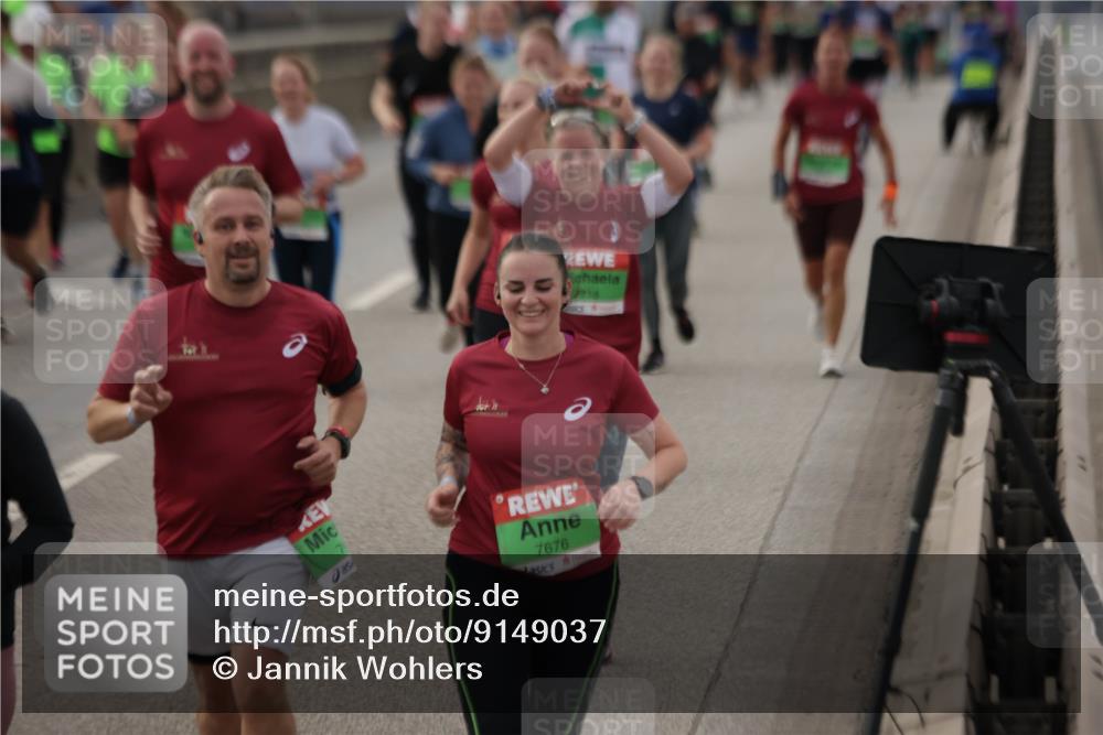 03.10.2025 - Köhlbrandbrückenlauf Jannik Wohlers http://msf.ph/oto/9149037 03.10.2025 15:53:24 Position 1 7676 meine-sportfotos.de