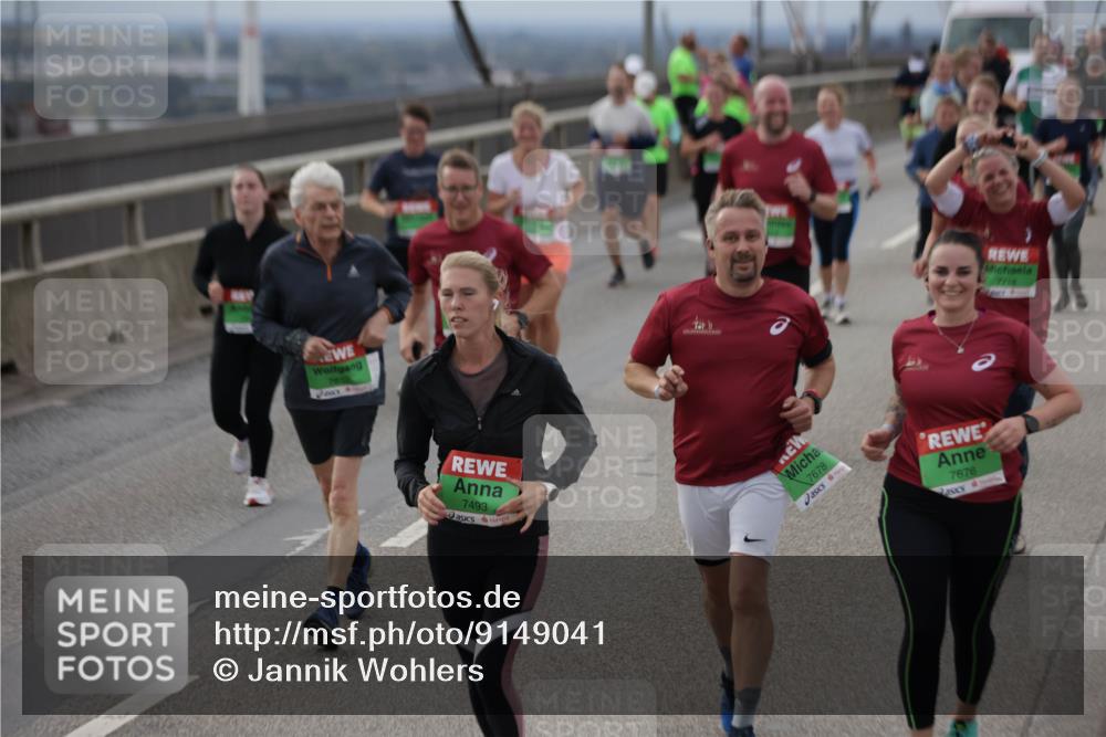 03.10.2025 - Köhlbrandbrückenlauf Jannik Wohlers http://msf.ph/oto/9149041 03.10.2025 15:53:24 Position 1 7493, 7678, 7676, 7, 18 meine-sportfotos.de