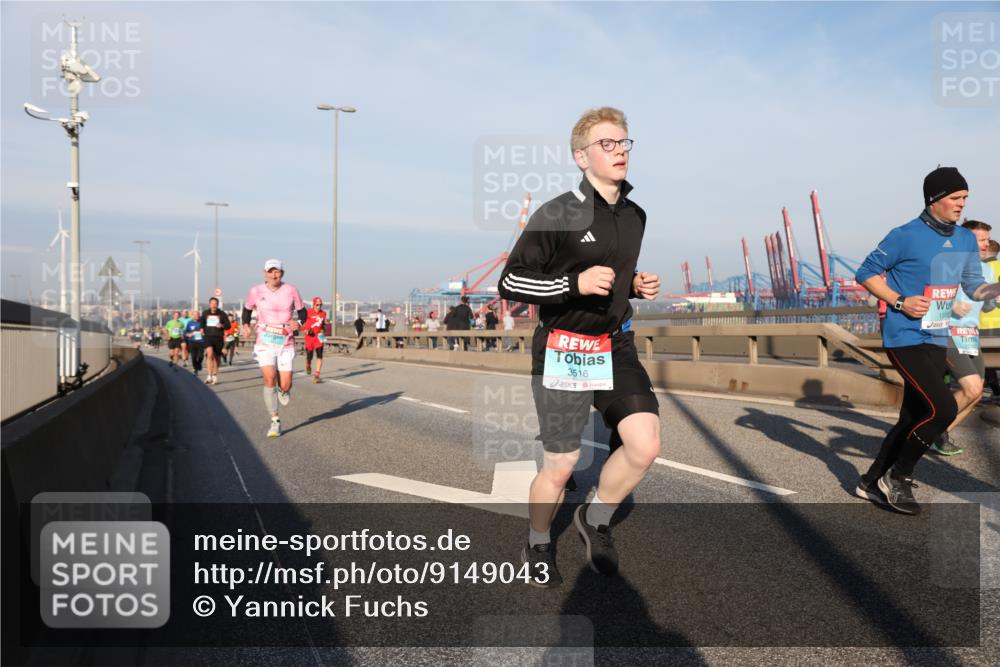 03.10.2025 - Köhlbrandbrückenlauf Yannick Fuchs http://msf.ph/oto/9149043 03.10.2025 08:40:38 Position 2 3516, 1370 meine-sportfotos.de