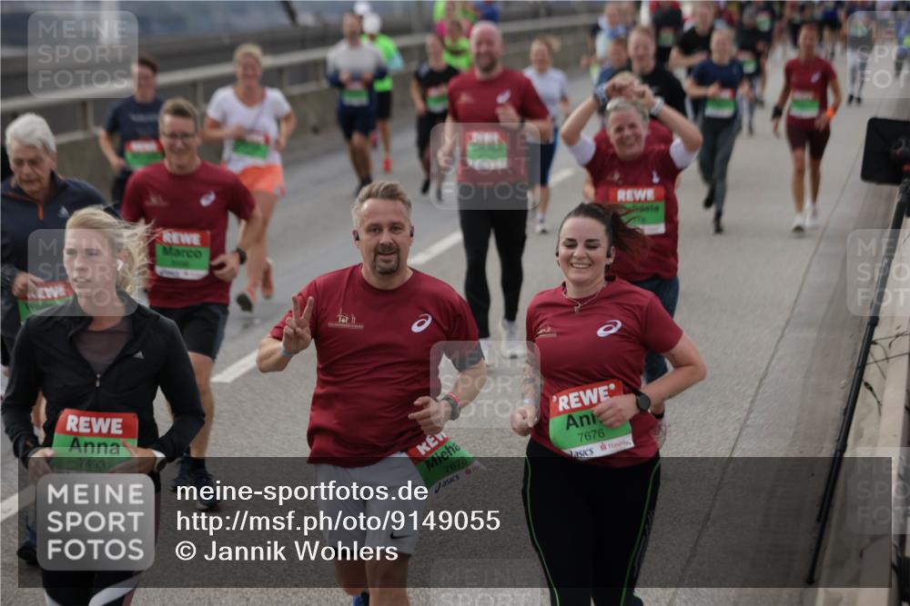 03.10.2025 - Köhlbrandbrückenlauf Jannik Wohlers http://msf.ph/oto/9149055 03.10.2025 15:53:25 Position 1 7493, 7678, 7676 meine-sportfotos.de