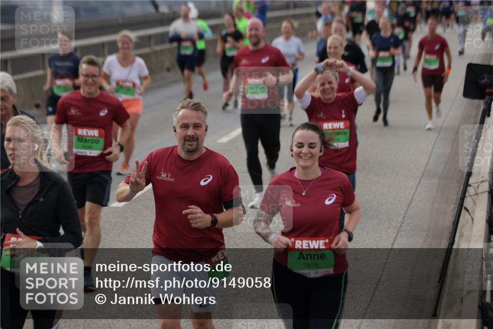 03.10.2025 - Köhlbrandbrückenlauf Jannik Wohlers http://msf.ph/oto/9149058 03.10.2025 15:53:25 Position 1 7493, 8496, 76, 7676 meine-sportfotos.de