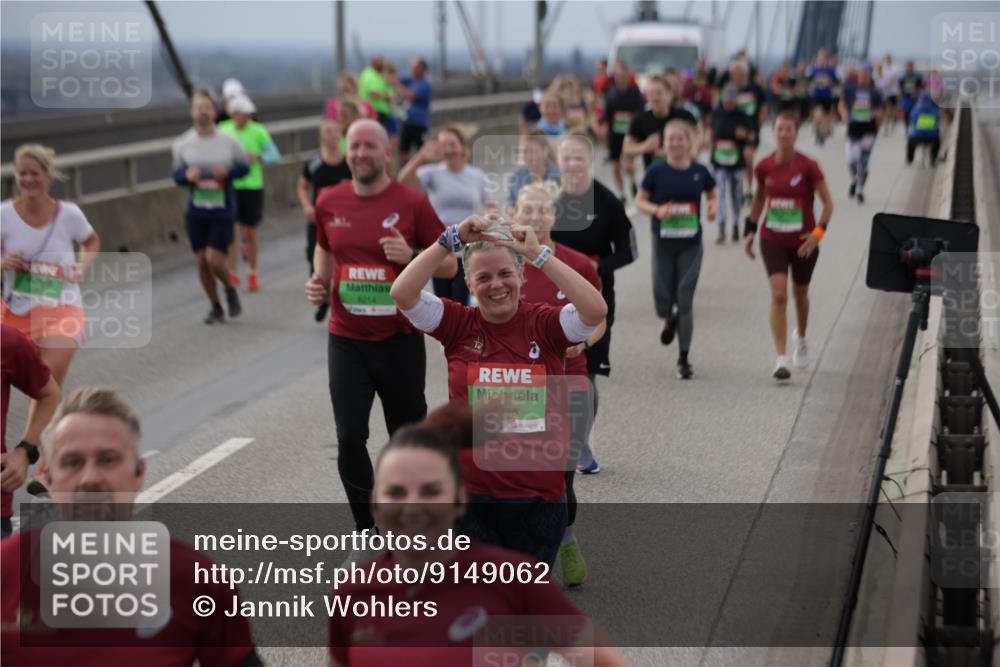 03.10.2025 - Köhlbrandbrückenlauf Jannik Wohlers http://msf.ph/oto/9149062 03.10.2025 15:53:26 Position 1 8214 meine-sportfotos.de