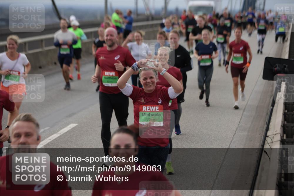 03.10.2025 - Köhlbrandbrückenlauf Jannik Wohlers http://msf.ph/oto/9149063 03.10.2025 15:53:26 Position 1 1214, 7718 meine-sportfotos.de