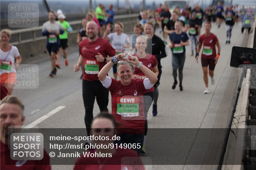 03.10.2025 - Köhlbrandbrückenlauf Jannik Wohlers http://msf.ph/oto/9149065 03.10.2025 15:53:26 Position 1 8214, 7718 meine-sportfotos.de