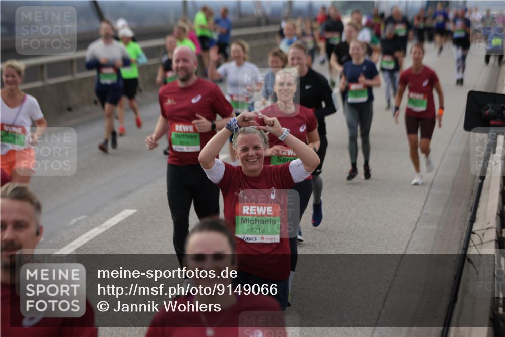 03.10.2025 - Köhlbrandbrückenlauf Jannik Wohlers http://msf.ph/oto/9149066 03.10.2025 15:53:26 Position 1 8214, 7718 meine-sportfotos.de