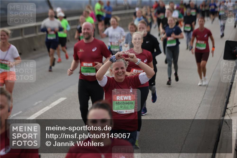 03.10.2025 - Köhlbrandbrückenlauf Jannik Wohlers http://msf.ph/oto/9149067 03.10.2025 15:53:26 Position 1 7718, 100 meine-sportfotos.de