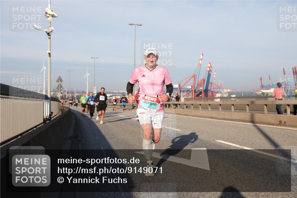 03.10.2025 - Köhlbrandbrückenlauf Yannick Fuchs http://msf.ph/oto/9149071 03.10.2025 08:40:40 Position 2 1321 meine-sportfotos.de