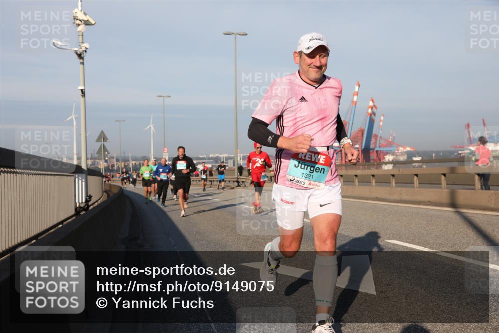 03.10.2025 - Köhlbrandbrückenlauf Yannick Fuchs http://msf.ph/oto/9149075 03.10.2025 08:40:40 Position 2 1321 meine-sportfotos.de
