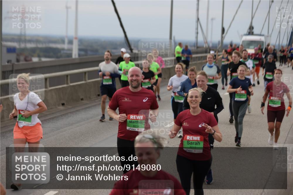 03.10.2025 - Köhlbrandbrückenlauf Jannik Wohlers http://msf.ph/oto/9149080 03.10.2025 15:53:27 Position 1 8214, 8215 meine-sportfotos.de