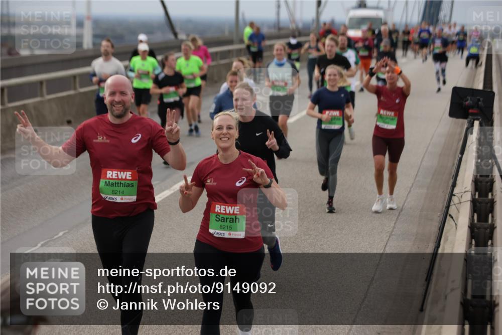 03.10.2025 - Köhlbrandbrückenlauf Jannik Wohlers http://msf.ph/oto/9149092 03.10.2025 15:53:28 Position 1 8214, 8215 meine-sportfotos.de
