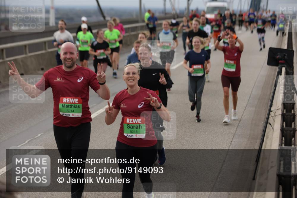 03.10.2025 - Köhlbrandbrückenlauf Jannik Wohlers http://msf.ph/oto/9149093 03.10.2025 15:53:28 Position 1 8214, 8215, 5746 meine-sportfotos.de