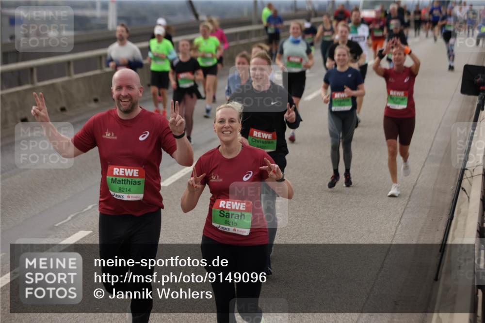 03.10.2025 - Köhlbrandbrückenlauf Jannik Wohlers http://msf.ph/oto/9149096 03.10.2025 15:53:28 Position 1 8457, 8214, 8215 meine-sportfotos.de