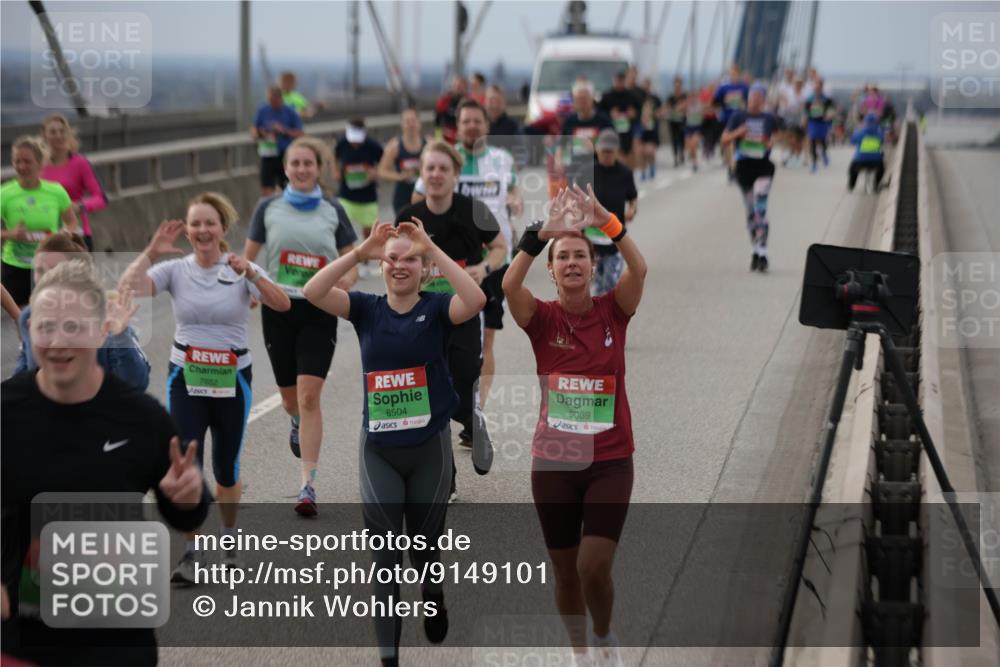 03.10.2025 - Köhlbrandbrückenlauf Jannik Wohlers http://msf.ph/oto/9149101 03.10.2025 15:53:29 Position 1 8504, 9069 meine-sportfotos.de