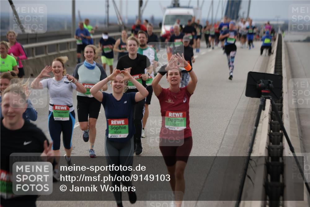 03.10.2025 - Köhlbrandbrückenlauf Jannik Wohlers http://msf.ph/oto/9149103 03.10.2025 15:53:29 Position 1 7652, 8504, 9069 meine-sportfotos.de
