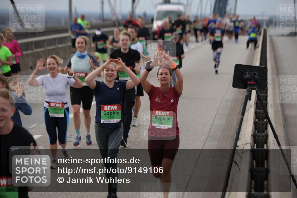 03.10.2025 - Köhlbrandbrückenlauf Jannik Wohlers http://msf.ph/oto/9149106 03.10.2025 15:53:29 Position 1 3715, 7652, 8504, 9069 meine-sportfotos.de