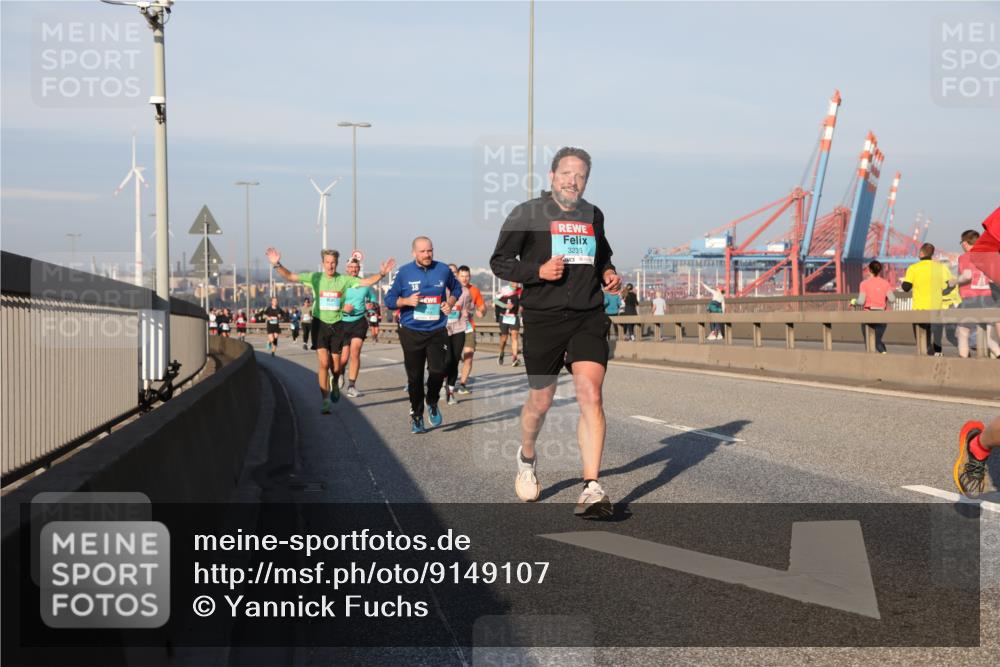 03.10.2025 - Köhlbrandbrückenlauf Yannick Fuchs http://msf.ph/oto/9149107 03.10.2025 08:40:42 Position 2 3235 meine-sportfotos.de