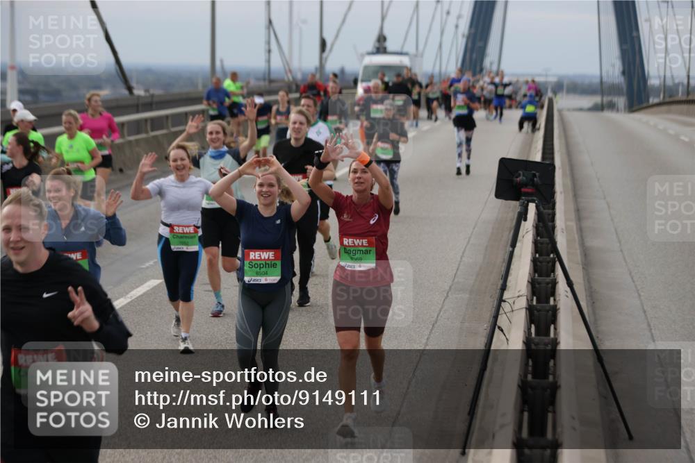 03.10.2025 - Köhlbrandbrückenlauf Jannik Wohlers http://msf.ph/oto/9149111 03.10.2025 15:53:29 Position 1 8504, 9069 meine-sportfotos.de