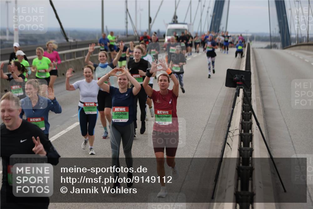 03.10.2025 - Köhlbrandbrückenlauf Jannik Wohlers http://msf.ph/oto/9149112 03.10.2025 15:53:29 Position 1 8457, 8504, 9069 meine-sportfotos.de