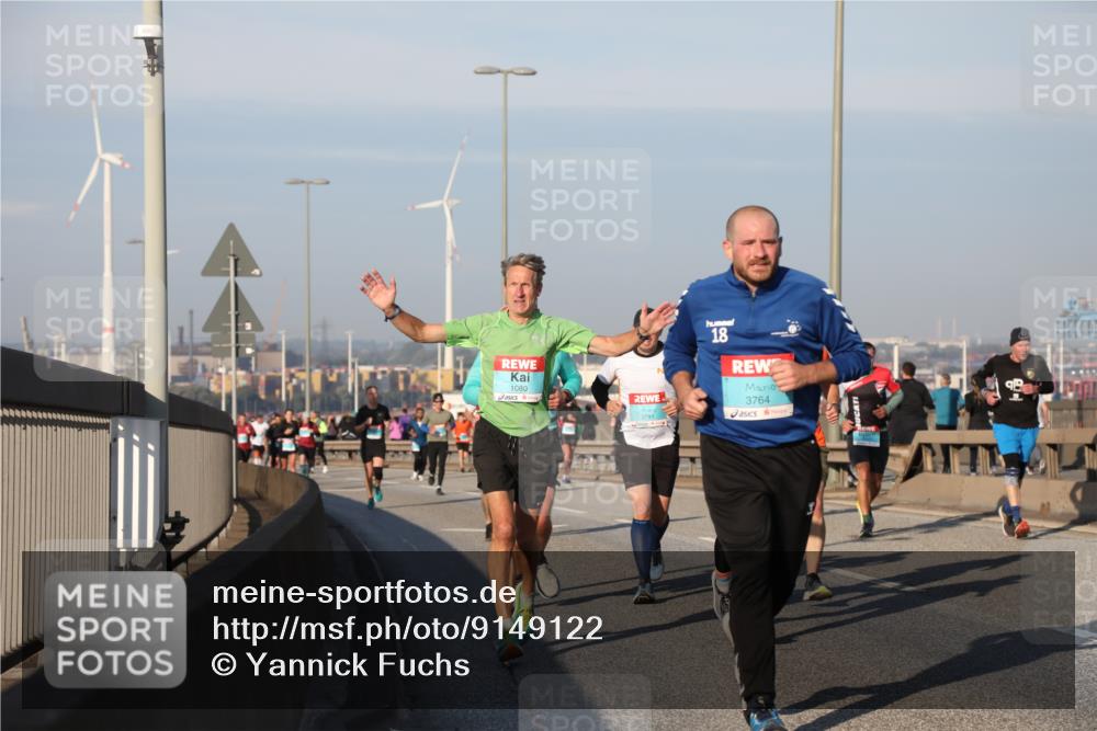 03.10.2025 - Köhlbrandbrückenlauf Yannick Fuchs http://msf.ph/oto/9149122 03.10.2025 08:40:44 Position 2 1080, 3791, 18, 3764 meine-sportfotos.de