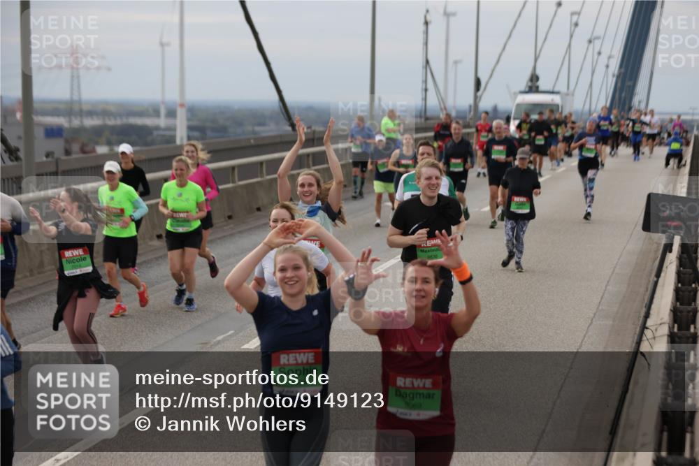 03.10.2025 - Köhlbrandbrückenlauf Jannik Wohlers http://msf.ph/oto/9149123 03.10.2025 15:53:30 Position 1 7214, 8838, 8504, 9069 meine-sportfotos.de