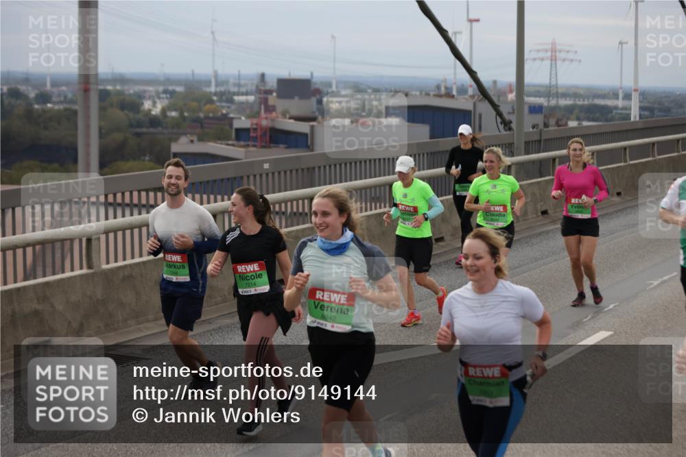 03.10.2025 - Köhlbrandbrückenlauf Jannik Wohlers http://msf.ph/oto/9149144 03.10.2025 15:53:32 Position 1 7214, 8842, 7682 meine-sportfotos.de