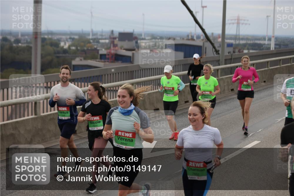03.10.2025 - Köhlbrandbrückenlauf Jannik Wohlers http://msf.ph/oto/9149147 03.10.2025 15:53:33 Position 1 7214, 8842, 7652 meine-sportfotos.de