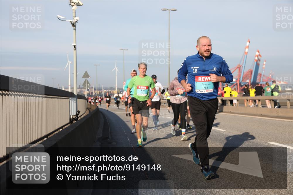 03.10.2025 - Köhlbrandbrückenlauf Yannick Fuchs http://msf.ph/oto/9149148 03.10.2025 08:40:45 Position 2 18, 3764 meine-sportfotos.de