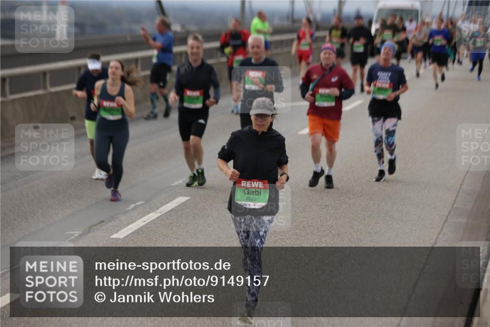 03.10.2025 - Köhlbrandbrückenlauf Jannik Wohlers http://msf.ph/oto/9149157 03.10.2025 15:53:34 Position 1 8027 meine-sportfotos.de