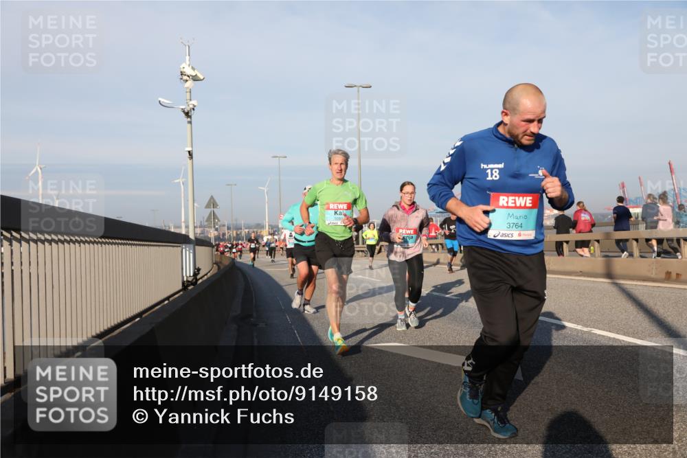 03.10.2025 - Köhlbrandbrückenlauf Yannick Fuchs http://msf.ph/oto/9149158 03.10.2025 08:40:46 Position 2 1080, 18, 3764 meine-sportfotos.de