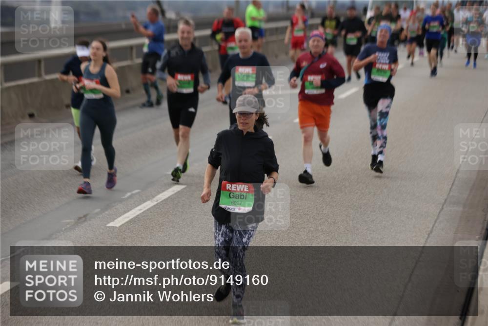03.10.2025 - Köhlbrandbrückenlauf Jannik Wohlers http://msf.ph/oto/9149160 03.10.2025 15:53:34 Position 1 8027 meine-sportfotos.de