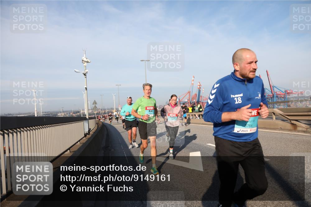 03.10.2025 - Köhlbrandbrückenlauf Yannick Fuchs http://msf.ph/oto/9149161 03.10.2025 08:40:46 Position 2 1999, 18, 6764 meine-sportfotos.de
