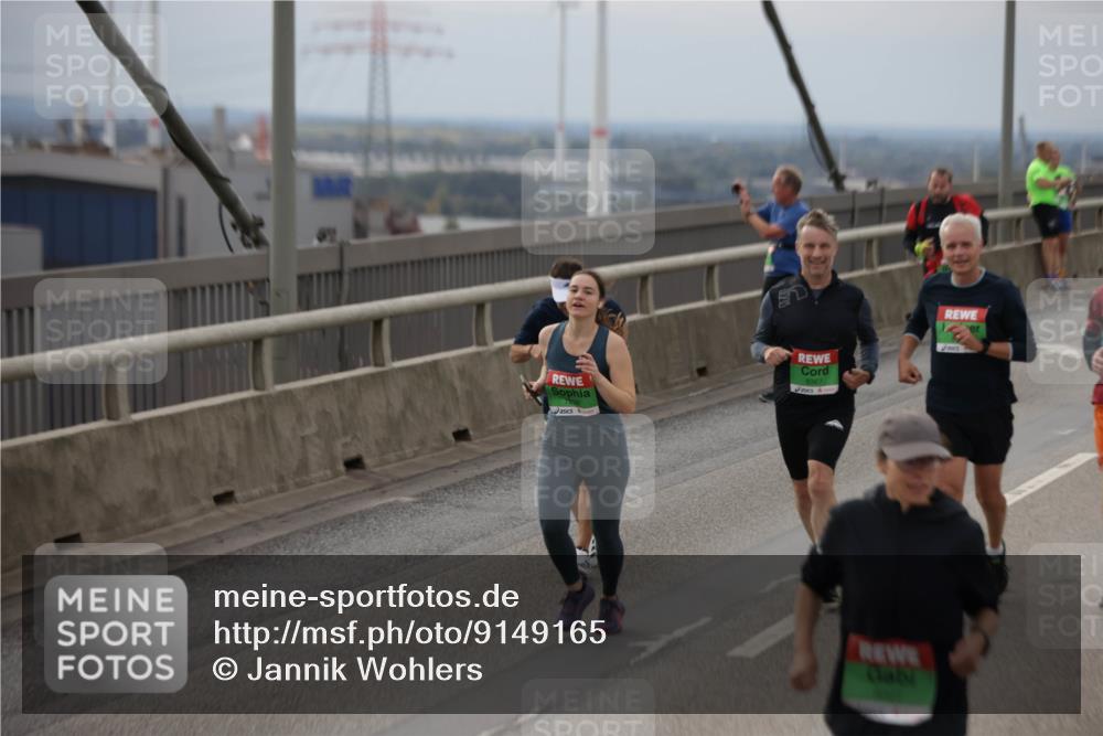 03.10.2025 - Köhlbrandbrückenlauf Jannik Wohlers http://msf.ph/oto/9149165 03.10.2025 15:53:35 Position 1 8367 meine-sportfotos.de