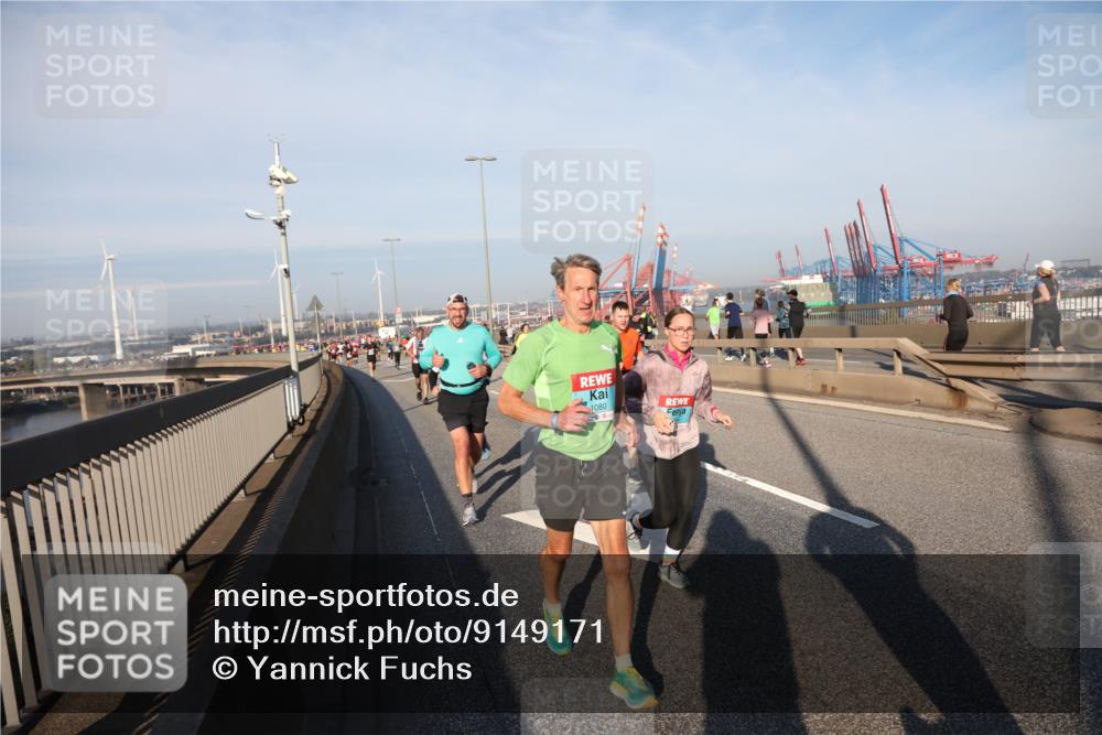03.10.2025 - Köhlbrandbrückenlauf Yannick Fuchs http://msf.ph/oto/9149171 03.10.2025 08:40:47 Position 2 1080 meine-sportfotos.de