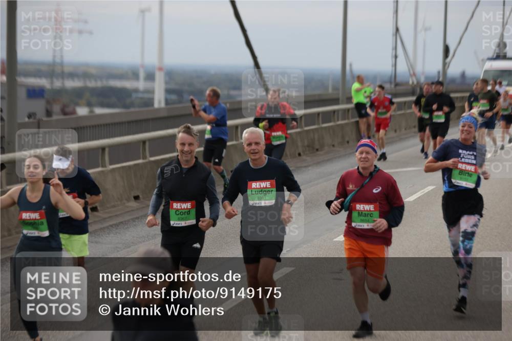 03.10.2025 - Köhlbrandbrückenlauf Jannik Wohlers http://msf.ph/oto/9149175 03.10.2025 15:53:36 Position 1 8367, 8381, 8654, 1 meine-sportfotos.de