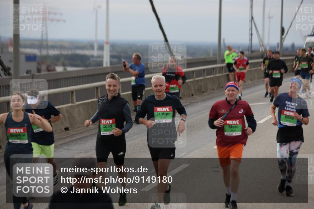 03.10.2025 - Köhlbrandbrückenlauf Jannik Wohlers http://msf.ph/oto/9149180 03.10.2025 15:53:36 Position 1 8367, 8381, 8654 meine-sportfotos.de