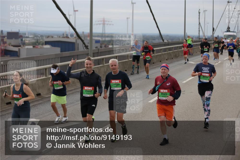 03.10.2025 - Köhlbrandbrückenlauf Jannik Wohlers http://msf.ph/oto/9149193 03.10.2025 15:53:37 Position 1 8367, 8381, 8654 meine-sportfotos.de