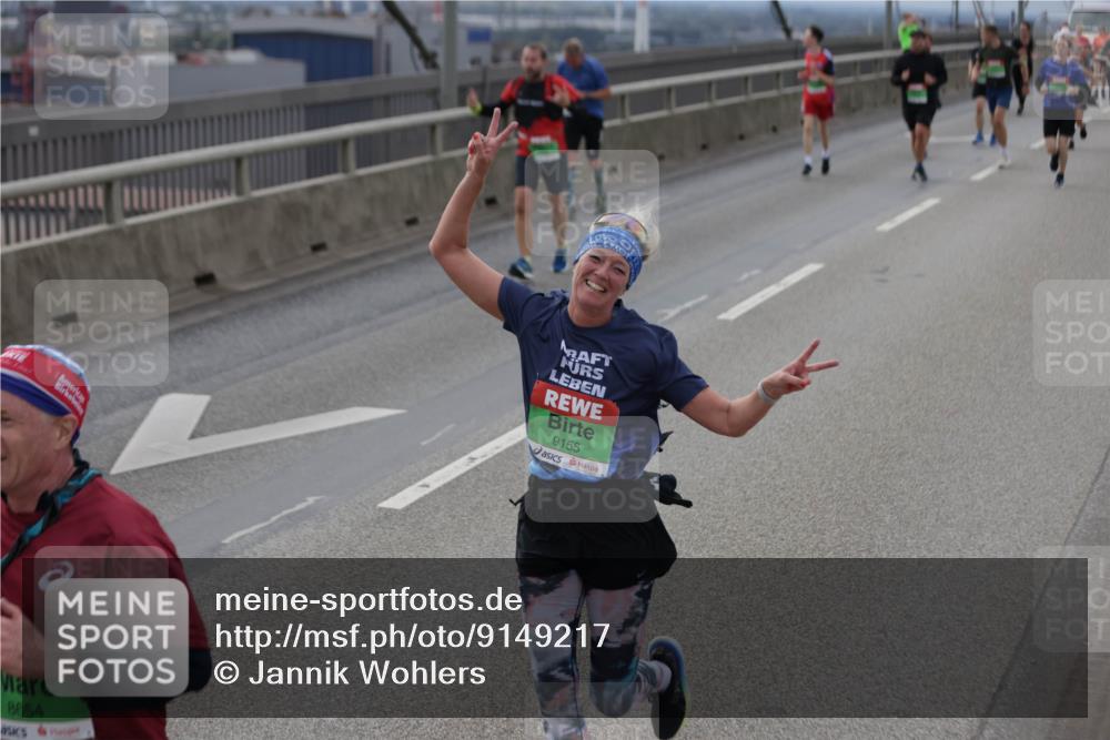 03.10.2025 - Köhlbrandbrückenlauf Jannik Wohlers http://msf.ph/oto/9149217 03.10.2025 15:53:39 Position 1 8654, 9155 meine-sportfotos.de
