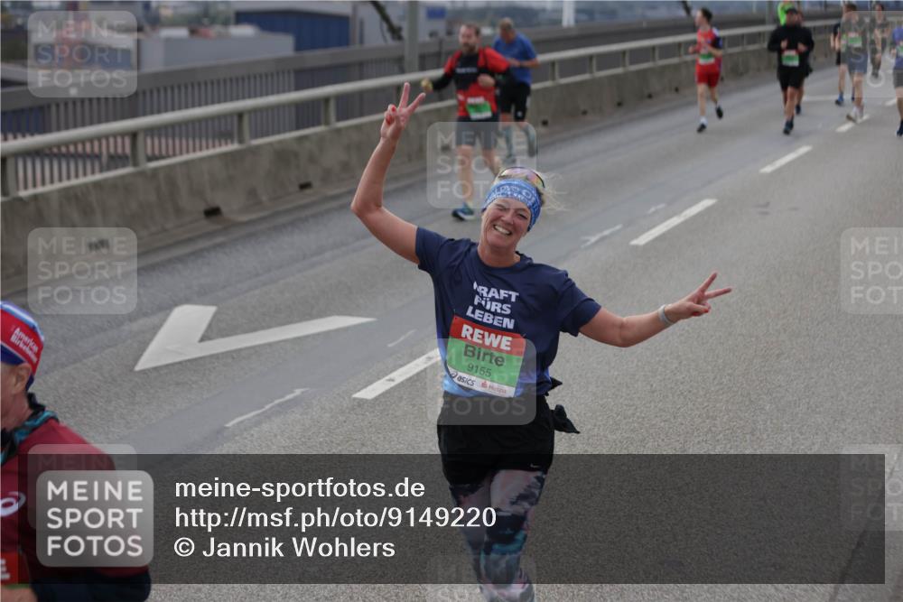03.10.2025 - Köhlbrandbrückenlauf Jannik Wohlers http://msf.ph/oto/9149220 03.10.2025 15:53:39 Position 1 9155 meine-sportfotos.de