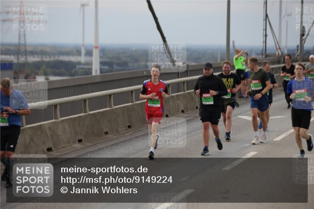 03.10.2025 - Köhlbrandbrückenlauf Jannik Wohlers http://msf.ph/oto/9149224 03.10.2025 15:53:40 Position 1 8497 meine-sportfotos.de